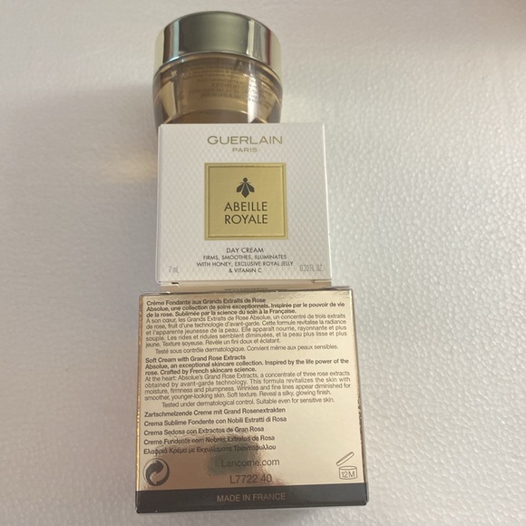 NEW. LANCÔME GUERLAIN ELIZABETH ARDEN cremes and 2 makeup pouches. All new. - Picture 12 of 12